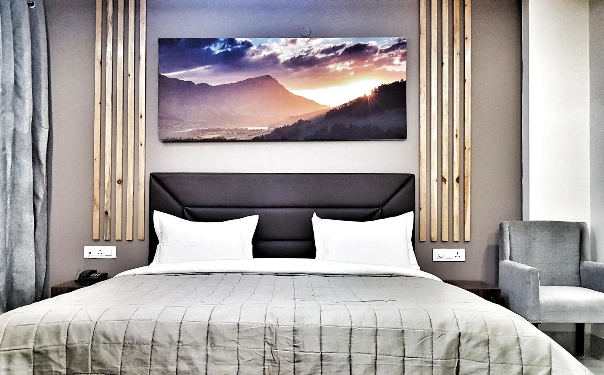 Airport Hotel Delhi Aerocity, 15 Mins Yashobhoomi New Delhi Exteriör bild