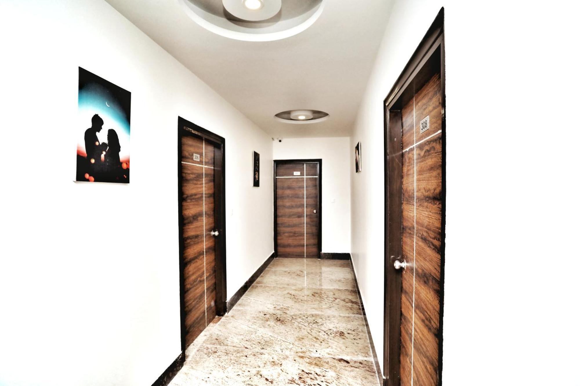 Airport Hotel Delhi Aerocity, 15 Mins Yashobhoomi New Delhi Exteriör bild