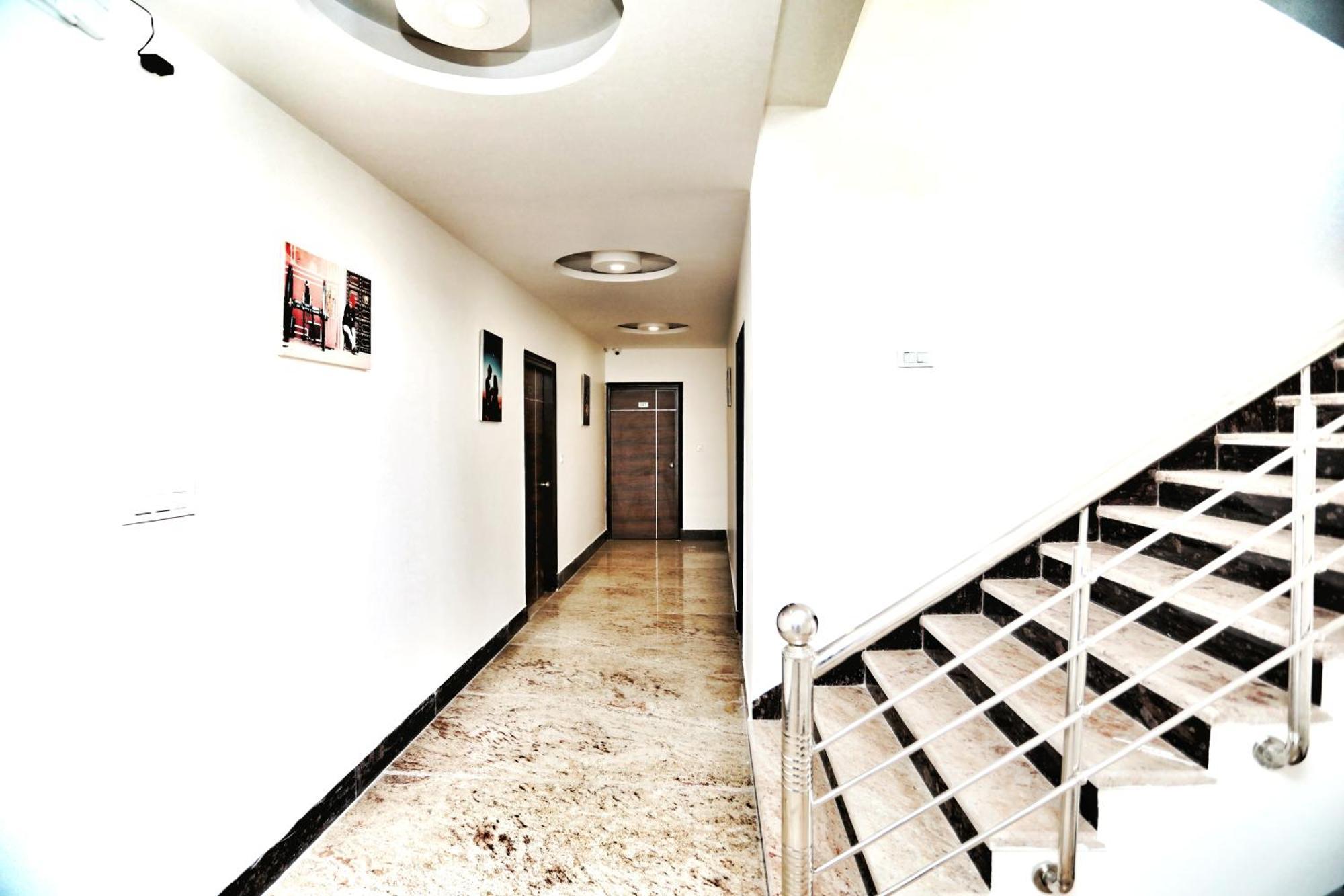 Airport Hotel Delhi Aerocity, 15 Mins Yashobhoomi New Delhi Exteriör bild