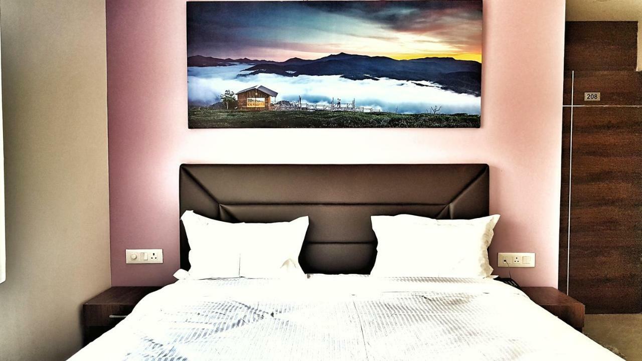 Airport Hotel Delhi Aerocity, 15 Mins Yashobhoomi New Delhi Exteriör bild